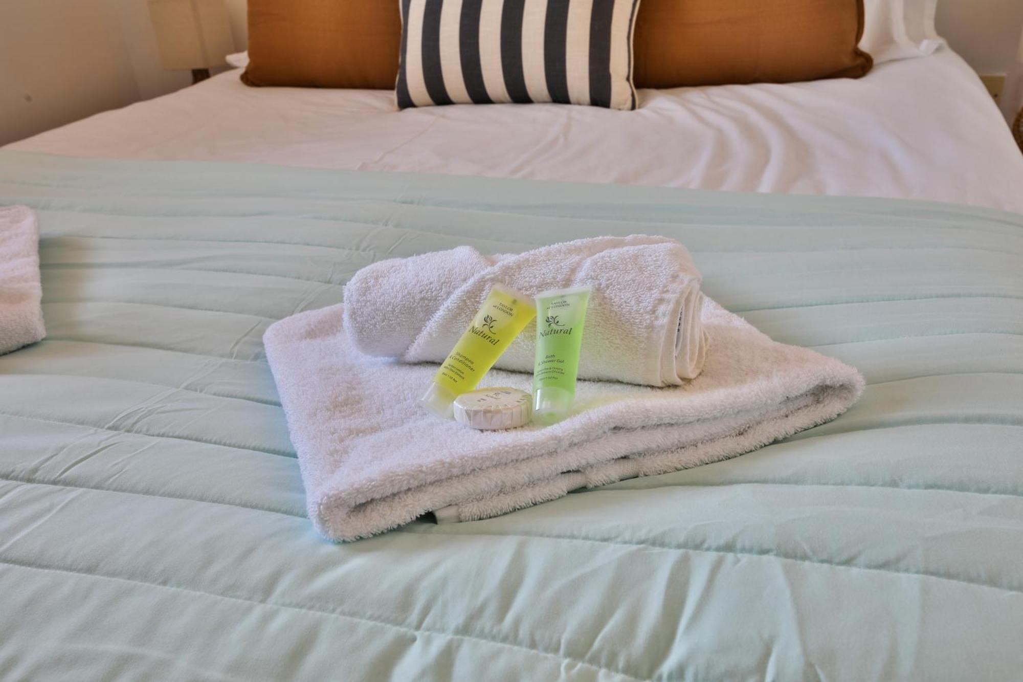 Stayright 2 Bed Beach House With Private Parking- Next To Barry Beach And Jackson Bay Exterior foto