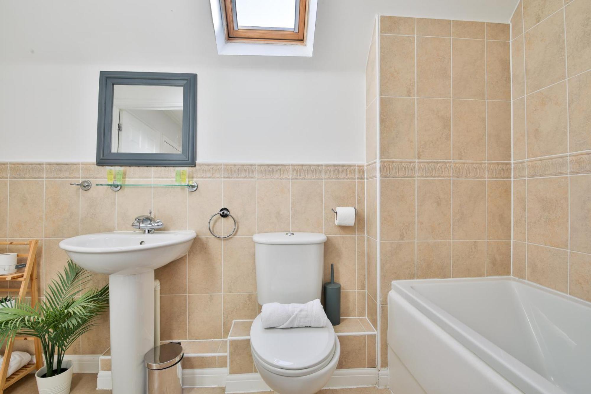 Stayright 2 Bed Beach House With Private Parking- Next To Barry Beach And Jackson Bay Exterior foto