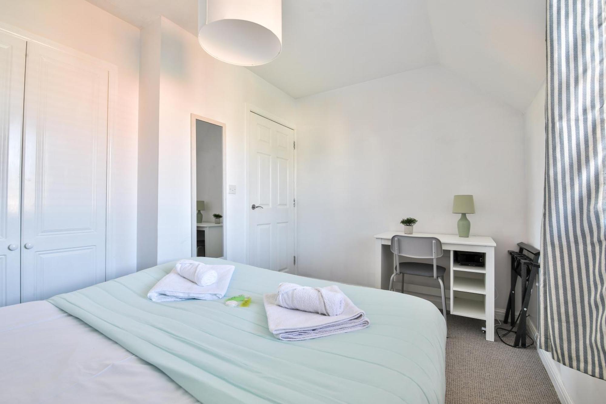 Stayright 2 Bed Beach House With Private Parking- Next To Barry Beach And Jackson Bay Exterior foto
